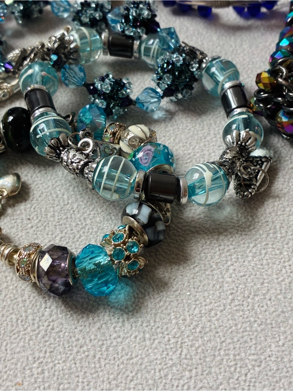 Bundle Of Bracelets, Vintage & Modern Mix - Picture 16 of 16
